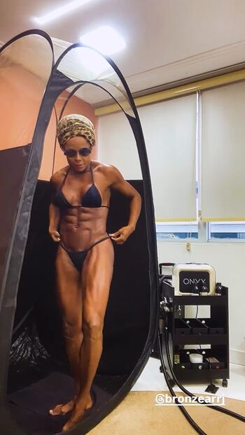 Adriana Bombom