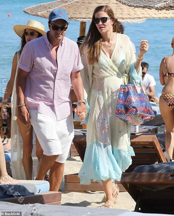 ana beatriz barros page