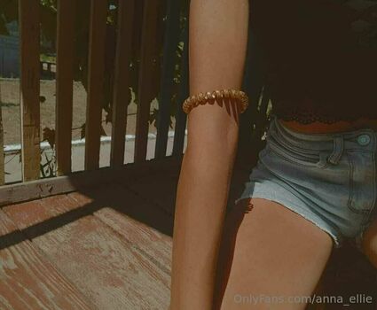 anna_ellie