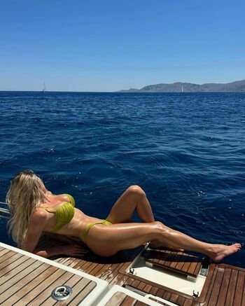 anna hladnieva