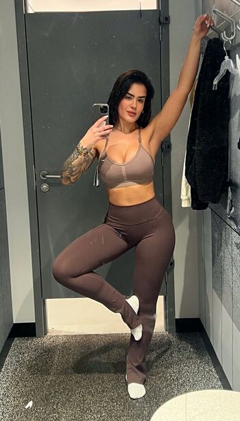 d latiina