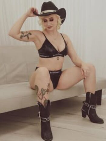 Dolly Rose