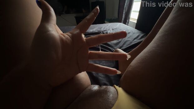 Emelyn_Hot