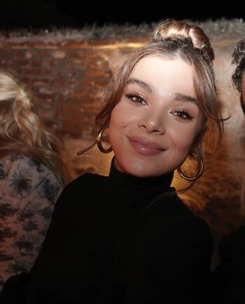 Hailee Steinfeld