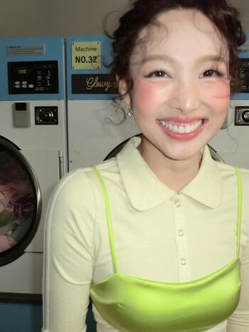 i m nayeon