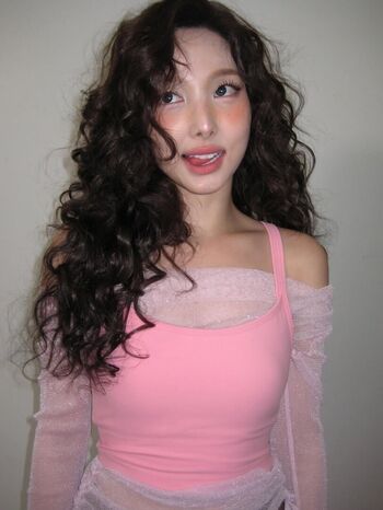 i m nayeon