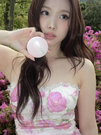 i m nayeon