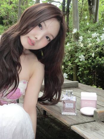 i m nayeon