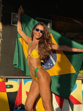 Izabel Goulart