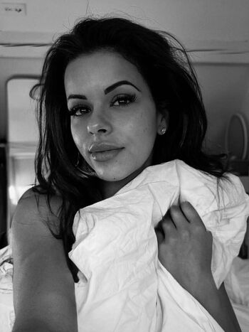 Kelly Cruz