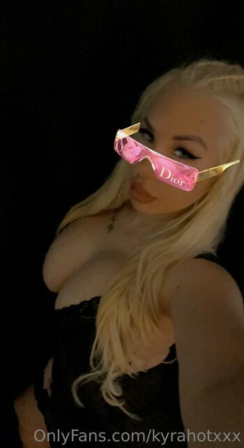 kyrahotxxx