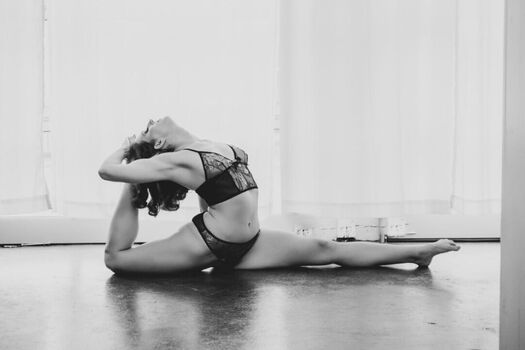 Liz Splits