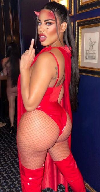 Mandi Vakili