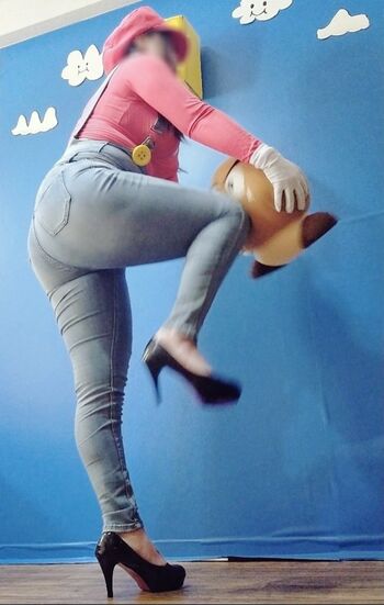 Nene_booty
