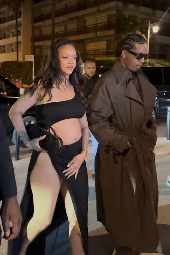 rihanna 1 page