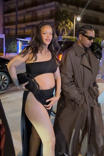 rihanna 1 page