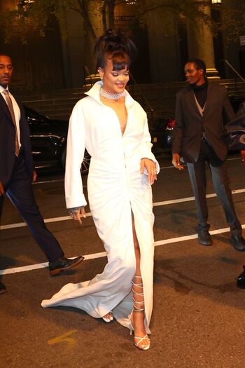 rihanna 1 page
