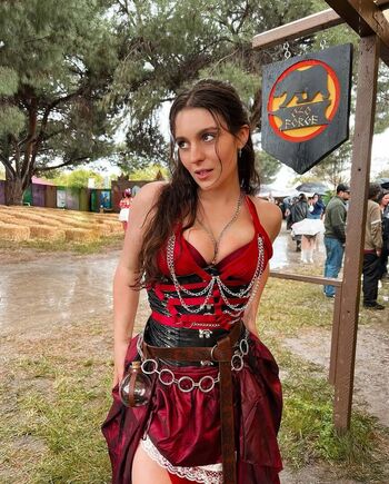 Taya Miller / Tayamillerr