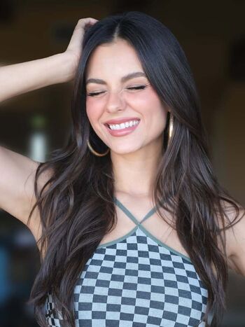 victoria justice