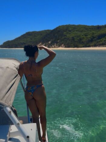 Violeta Dee