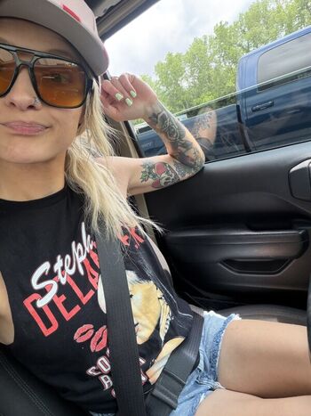 WheezyBlonde