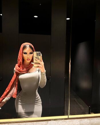 zainab sara